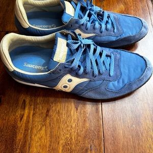 Men’s Size 12 Saucony sneakers